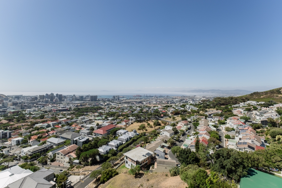 2 Bedroom Property for Sale in Vredehoek Western Cape